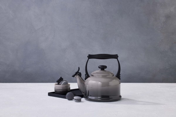 Le Creuset Wasserkessel Tradition Flint Grau 2,1L