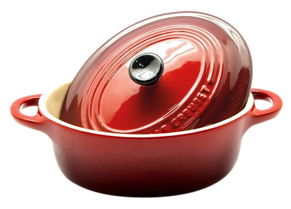 Le Creuset Mini-Cocotte Oval Steinzeug Kirschrot 12cm Le Creuset Mini-Cocotte Oval Steinzeug Kirschrot 12cm