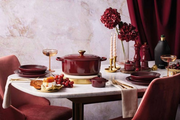 Le Creuset Bräter Signature Oval Gusseisen Garnet (Rhone) Bordeaux-Rot