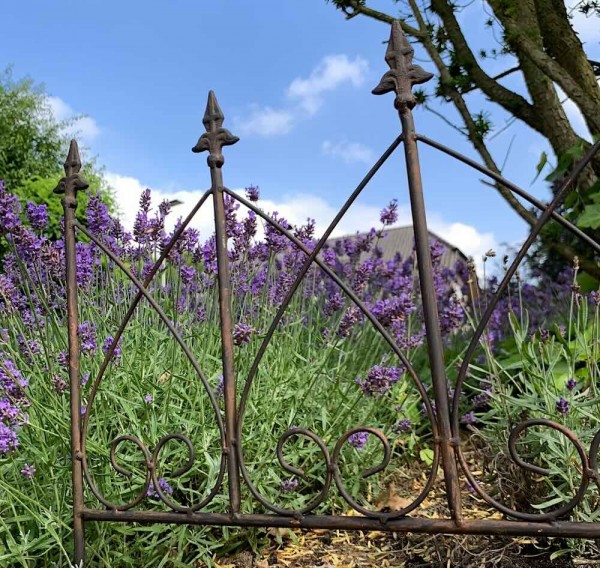 Beetzaun Metall Zum Stecken Beeteinfassung Beetumrandung Antik-Stil Braun 62cm