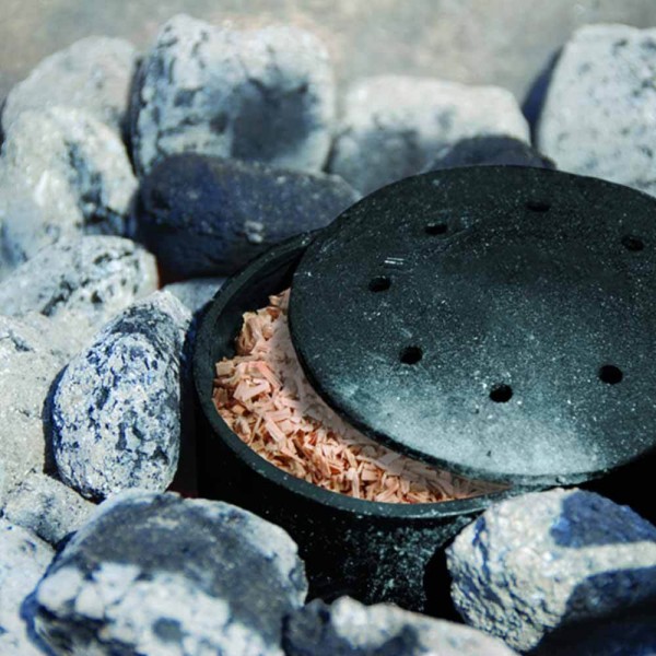 Räucherbox BBQ Gusseisen Braun Grill Räucherdose Smoker mit Holzschnipsel