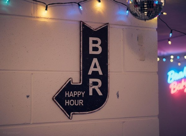 Blechschild BAR Happy Hour Retro Vintage-Deko Wegweiser Antik-Stil 25 x 40 cm