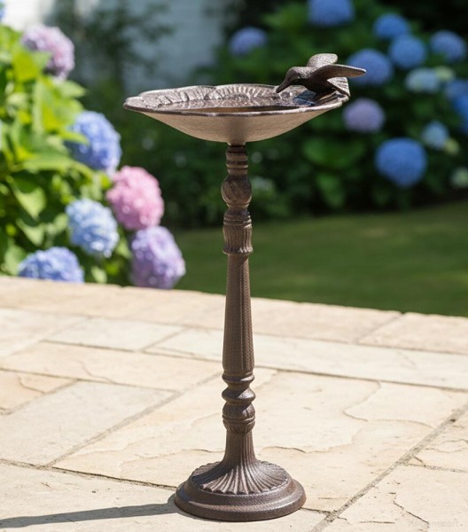 Vogeltränke auf Fuß mit Vogel Vogelbad Futterschale Gusseisen Antik-Stil Braun