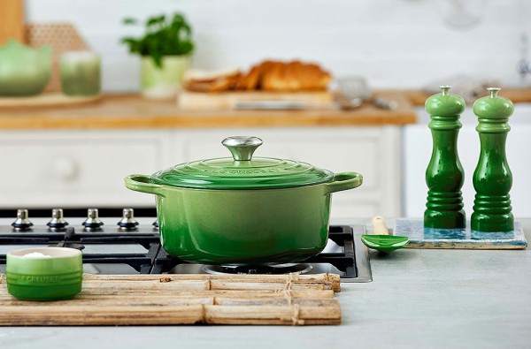 Le Creuset Bräter Signature Oval Gusseisen Bamboo Green