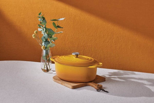 Le Creuset Bräter Signature Oval Gusseisen Nectar Gelb