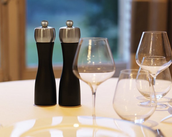 Peugeot Fidji Pfeffermühle Holz Schwarz 15cm