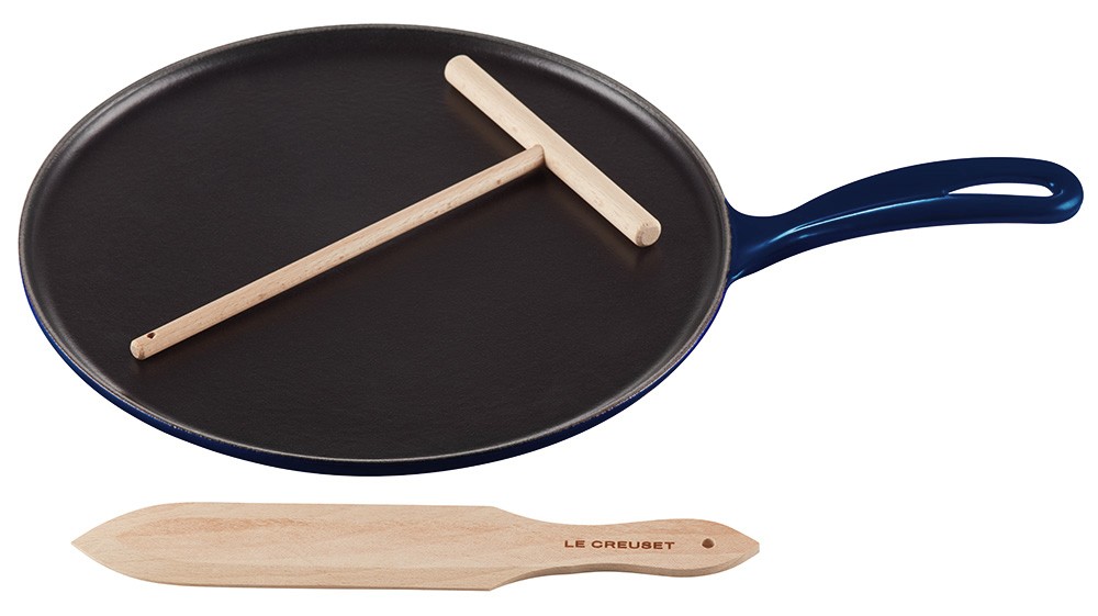 Le Creuset Crepes-Pfanne Gusseisen mit Holzschieber Indigo 27cm