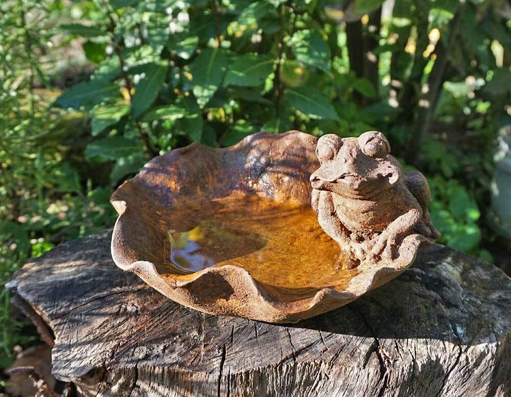 Vogeltränke Frosch auf Seerose Vogelbad Eisen Edelrost Vintage-Stil Gartendeko Vogeltränke Frosch auf Seerose Vogelbad Eisen Edelrost Vintage-Stil Gartendeko